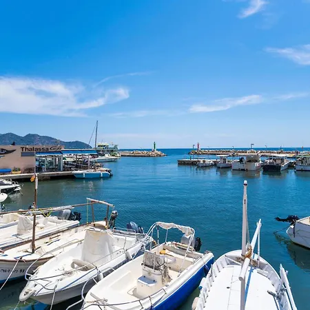 Awesome In Cala Bona With Kitchen Holiday home *