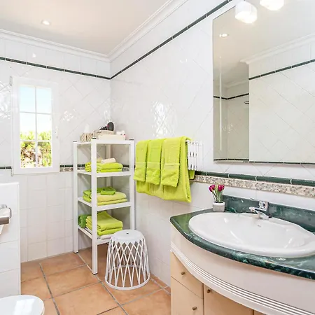 Awesome In Cala Bona With Kitchen Holiday home